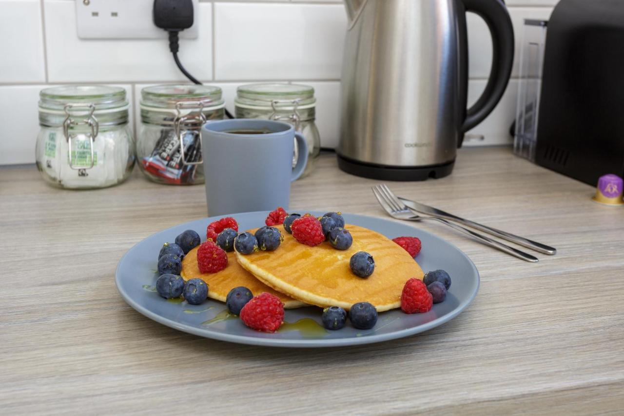 Harold House - Modern Open Plan 4 Bedroom, 3 Bathroom House In Southsea, Appartement