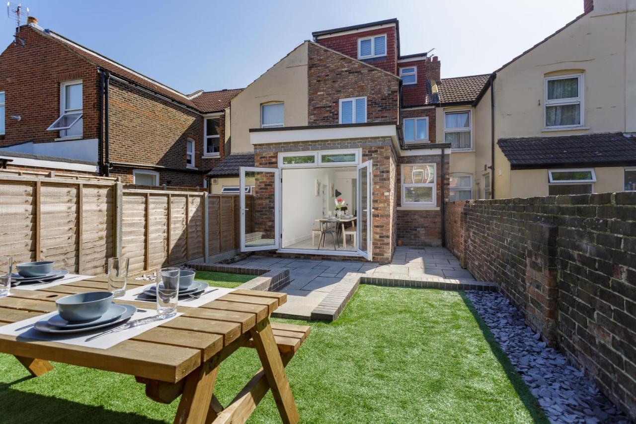 Harold House - Modern Open Plan 4 Bedroom, 3 Bathroom House In Southsea, Appartement *