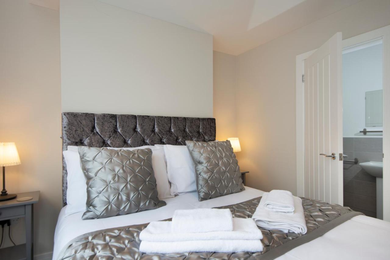 Harold House - Modern Open Plan 4 Bedroom, 3 Bathroom House In Southsea, Appartement