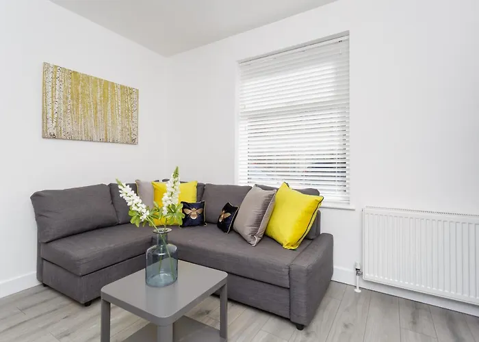 Harold House - Modern Open Plan 4 Bedroom, 3 Bathroom House In Central Southsea, Portsmouth