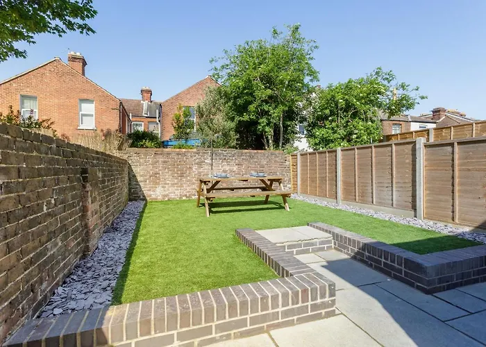 Harold House - Modern Open Plan 4 Bedroom, 3 Bathroom House In Central Southsea, Portsmouth