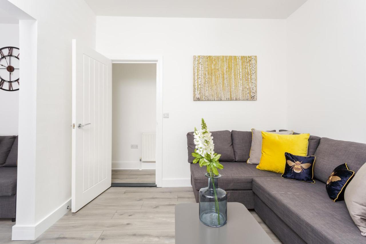 Harold House - Modern Open Plan 4 Bedroom, 3 Bathroom House In Southsea, Apartment *