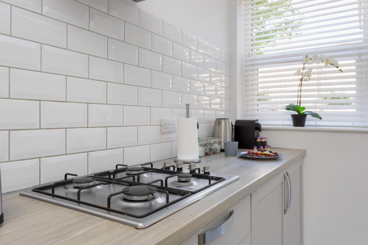 Apartment Harold House - Modern Open Plan 4 Bedroom, 3 Bathroom House In Southsea, *